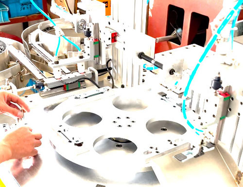 装配铆压自动化